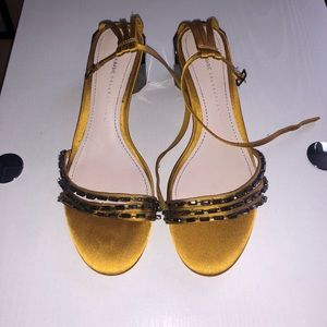 GEOMETRIC HEELED BEADED SHOES